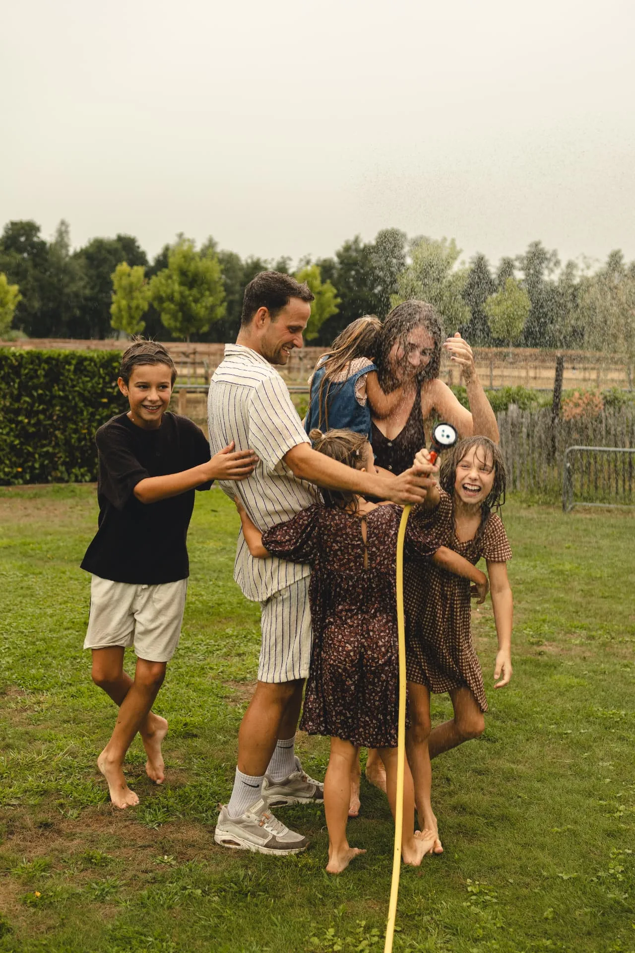 Ongedwongen gezinsfotografie met beweging